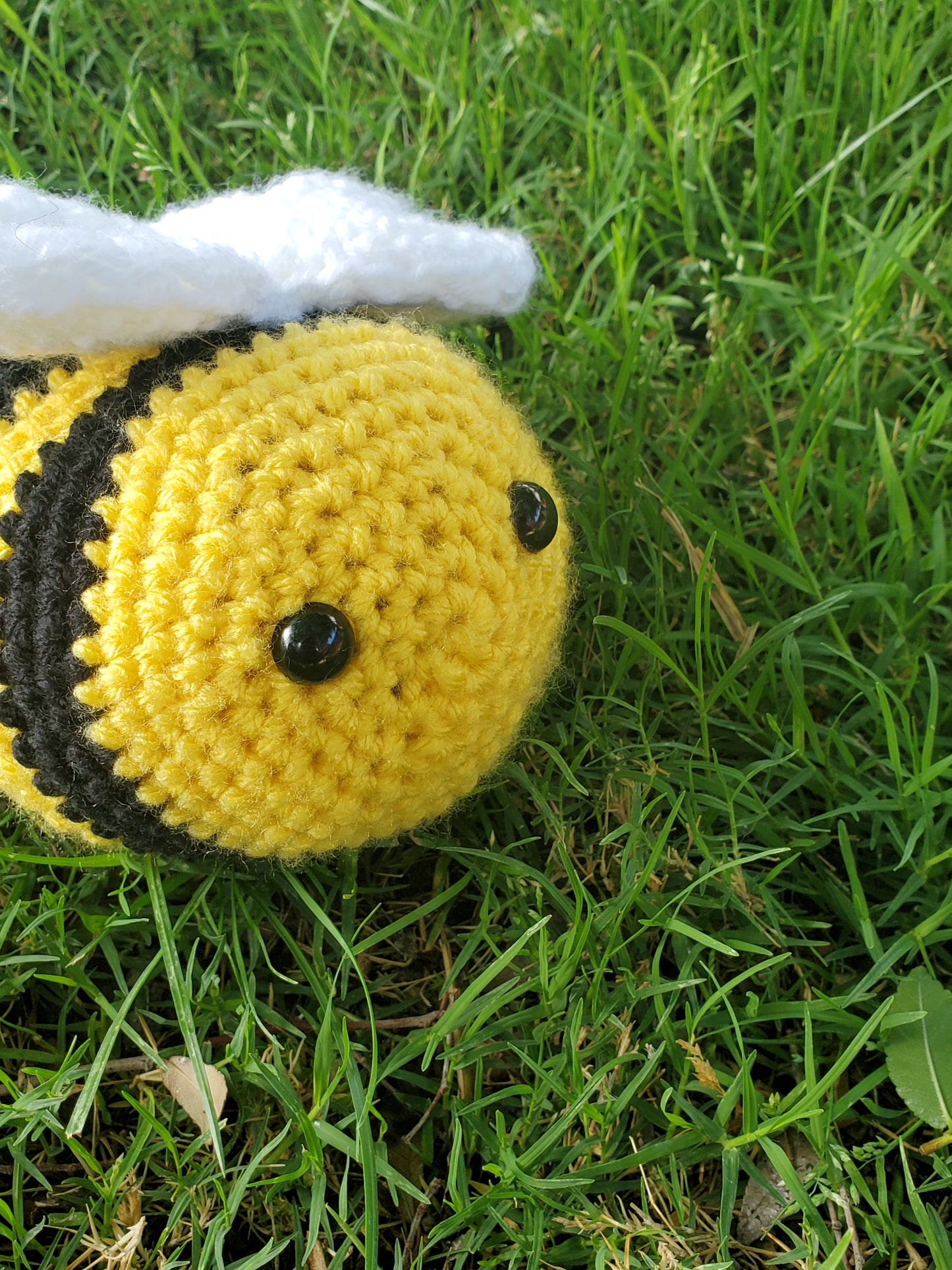 Crochet bee