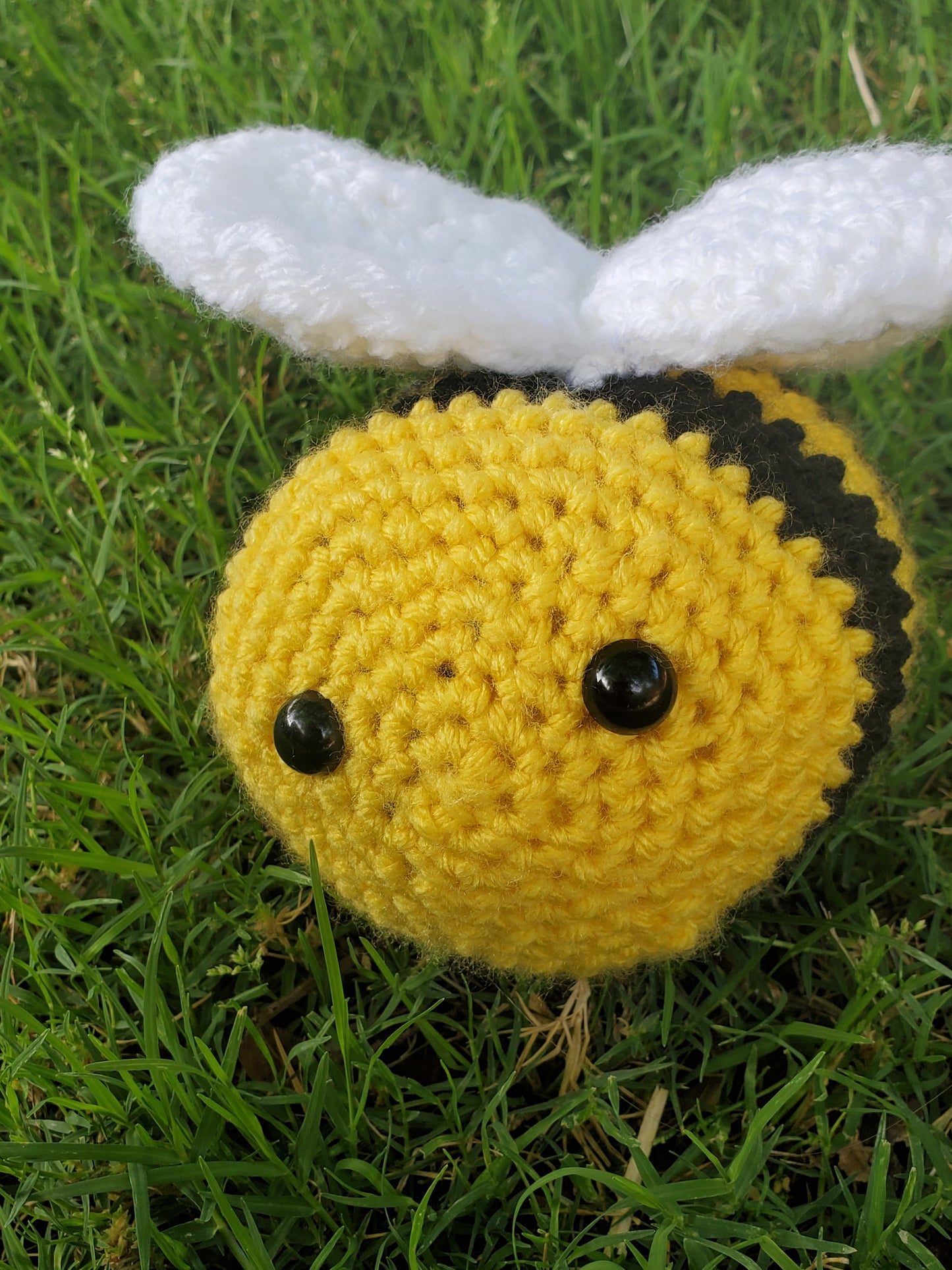 Crochet bee