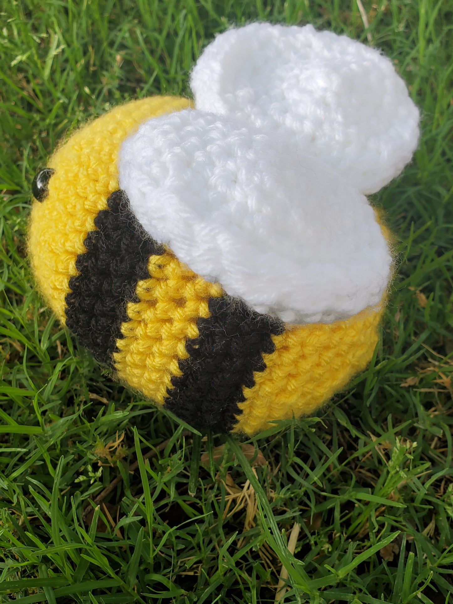 Crochet bee