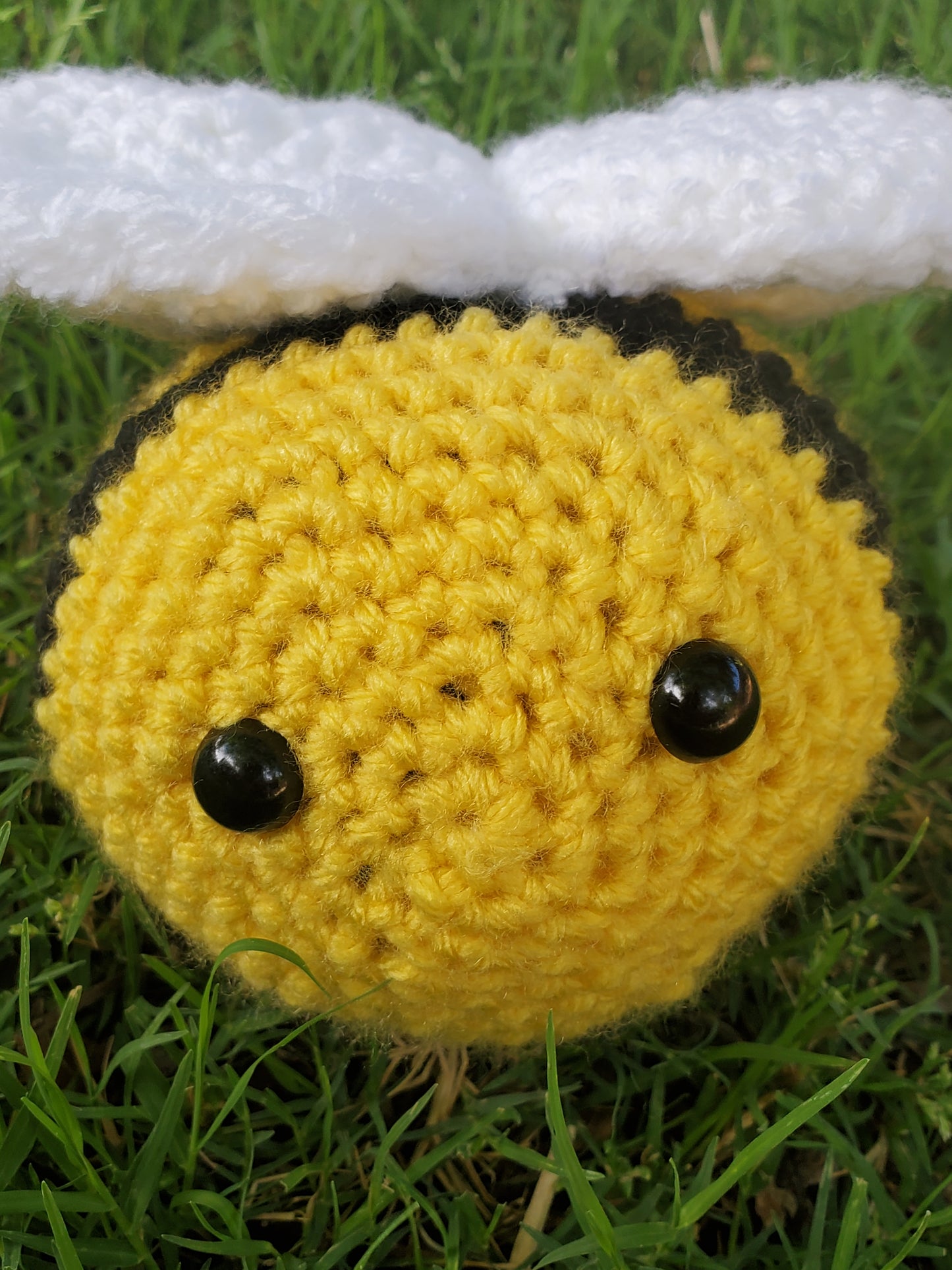 Crochet bee